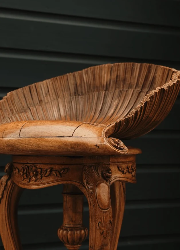 Italian grotto piano chair