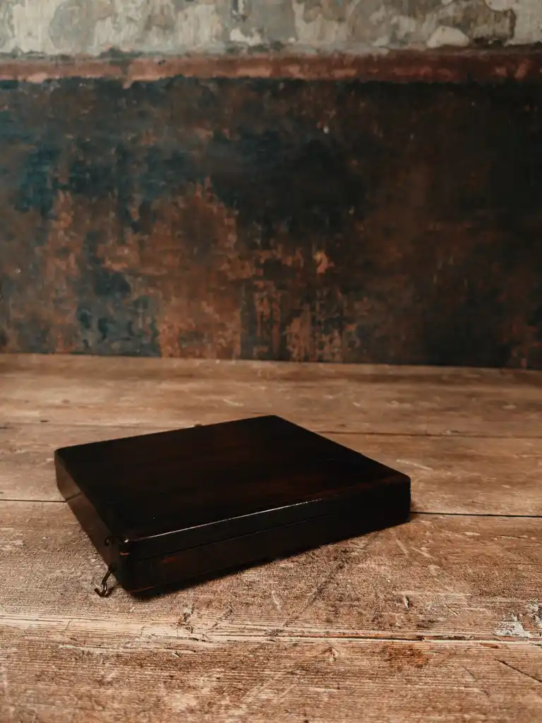 The Flat Black Case