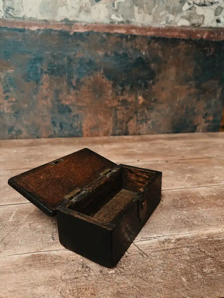 Spice box, early 19th century